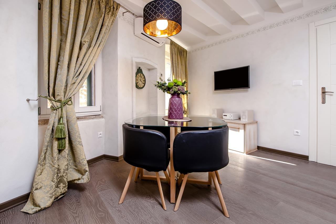 Апартаменты Studio Mc Ровинь Экстерьер фото