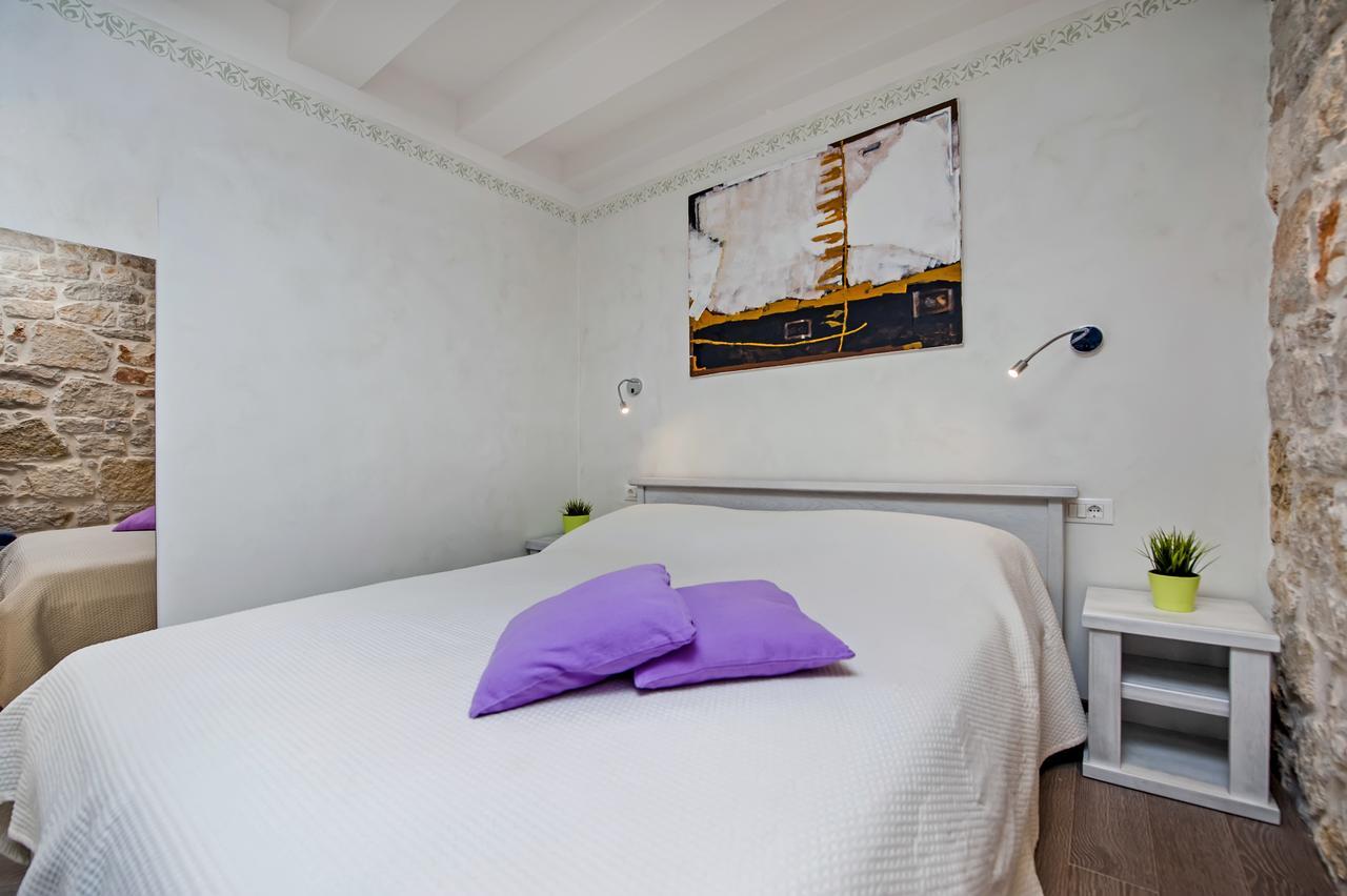 Апартаменты Studio Mc Ровинь Экстерьер фото